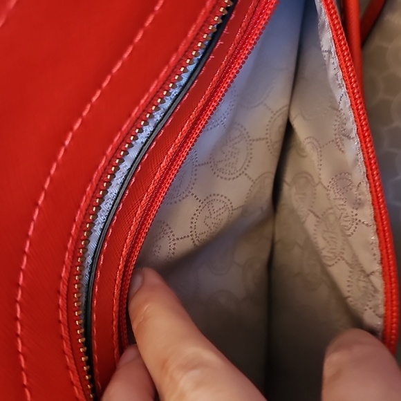 Michael Kors Medium Selma Bag - Picture 13 of 16